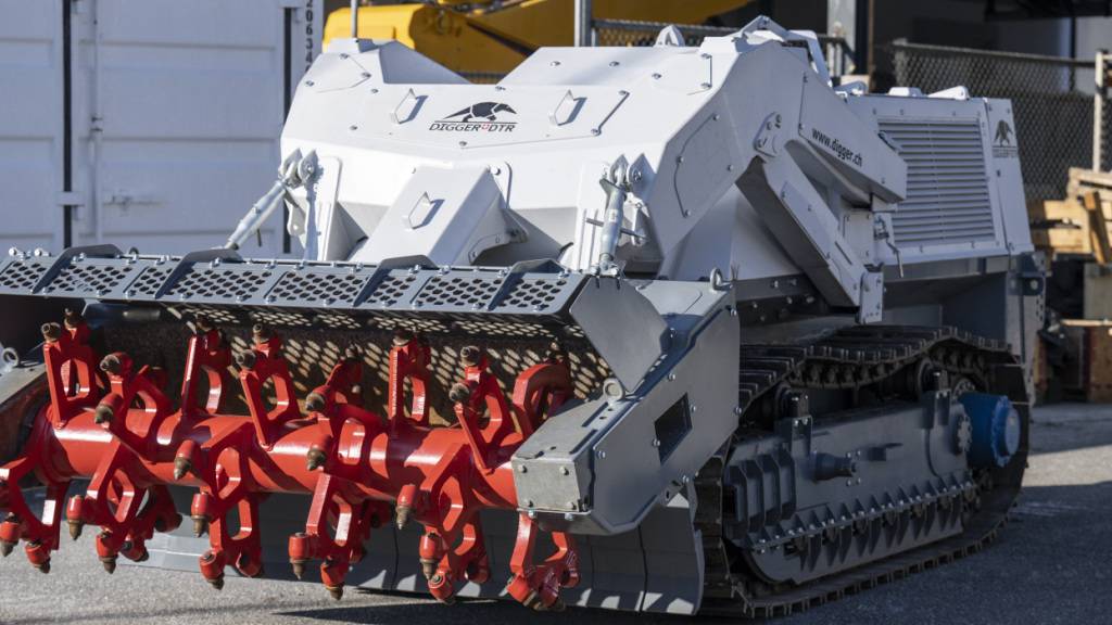 Stiftung für Minenräumung schickt Maschine in die Ukraine