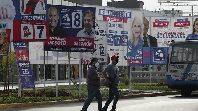 18 Bewerber für einen Job: Peruaner wählen neuen Präsidenten