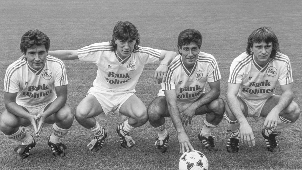 St.Galler Fussballprominenz: Patricio Mardones, Ivan Zamorano, Hugo Rubio und Daniel Raschle im August 1989.