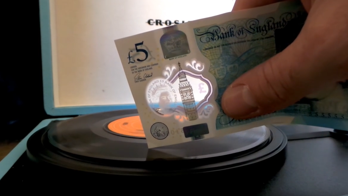 Mit der neuen 5 Pfund-Note kann man Musik machen (youtube/michaelridge)