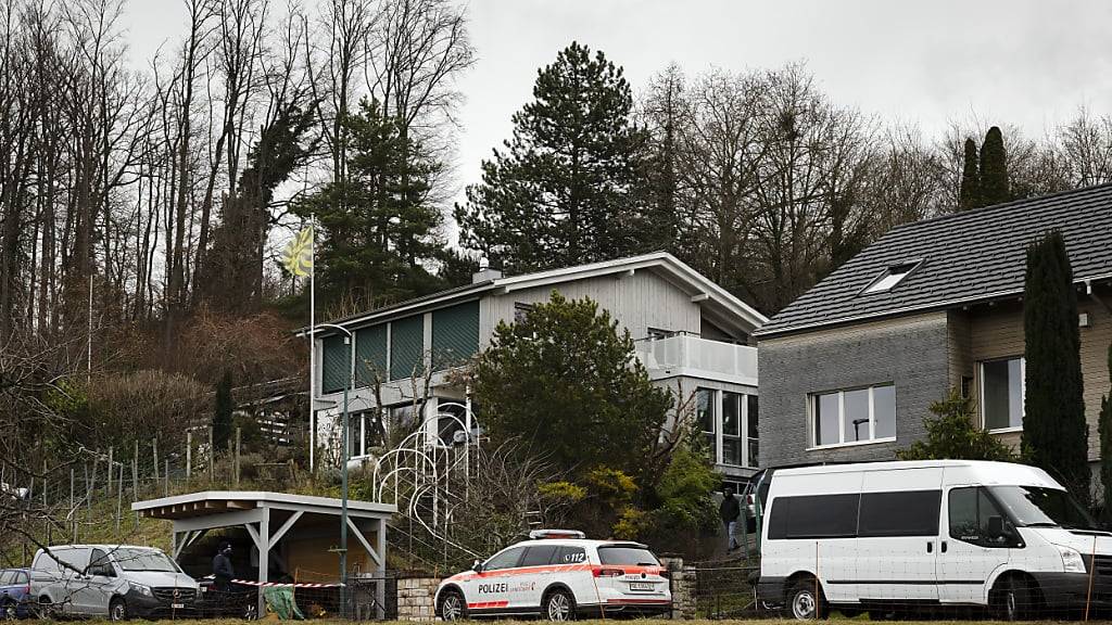 Polizeieinsatz am 28. Dezember 2021 nach dem Tötungsdelikt in Lampenberg BL. (Archivbild)