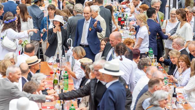 Stadt Aarau sucht neuen Festwirtschaftsbetreiber für Maienzug-Bankett 
