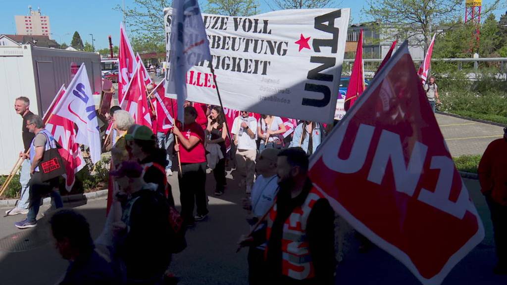 1. Mai-Demo: In Amriswil werden bessere Arbeitsbedingungen gefordert