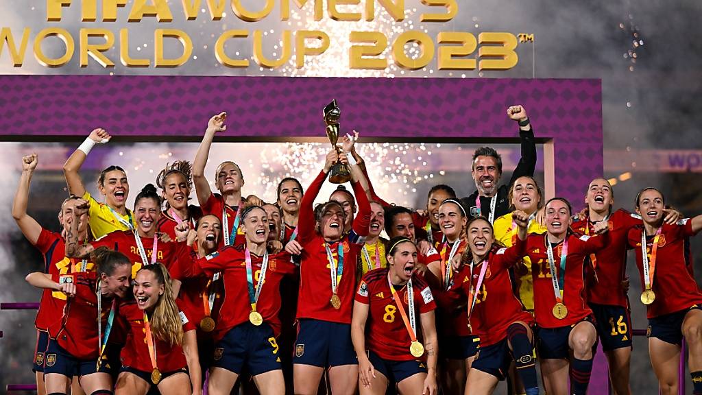 Spanien erhält seine zweite Fussball-WM-Trophäe nach jener, die die Männer 2010 gewonnen hatten