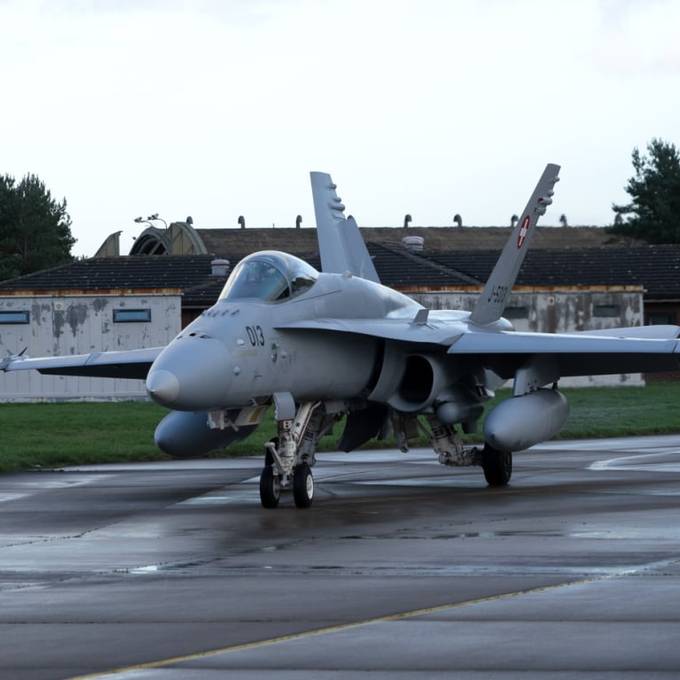 Voraussichtlich acht Kampfjets bei Militärübung auf Autobahn A1