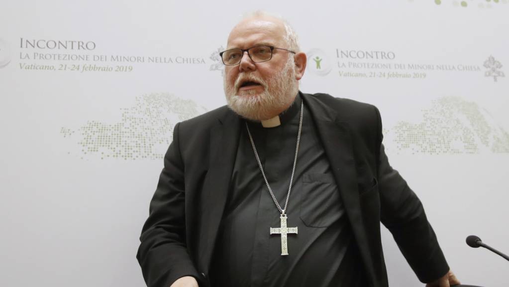 Kardinal Reinhard Marx, der Erzbischof von München und Freising, verlässt ein Medienbriefing bei einem viertägigen Gipfel zum sexuellen Missbrauch, der von Papst Franziskus einberufen wurde.