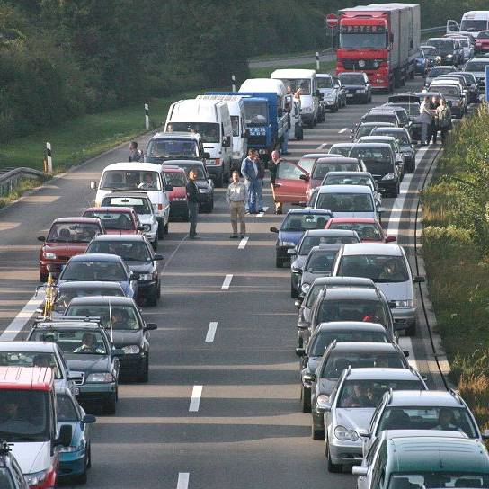 Umfahre den Stau auf der Autobahn und entdecke die Alpen