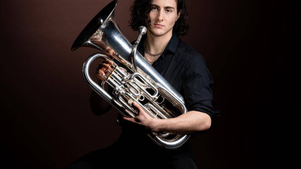 Der 19-jährige Valerian Alfaré tritt mit seinem Euphonium am 17. August für die Schweiz im Final der Eurovision Young Musicians in Bodø auf.