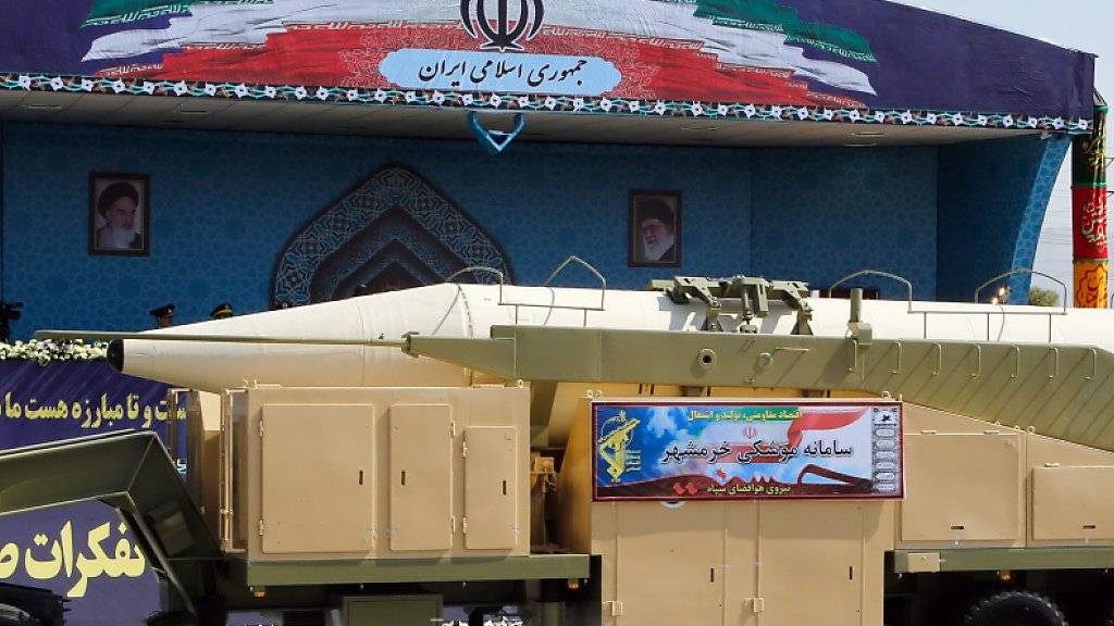 Neue Mittelstreckenrakete getestet: Erst am Tag zuvor hatte das iranische Militär die Choramschahr an einer Parade präsentiert.
