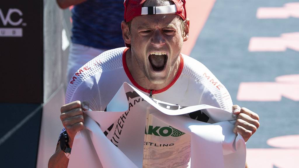 Jan Van Berkel feiert seinen dritten Sieg am Ironman Switzerland, der erstmals in Thun ausgetragen wurde