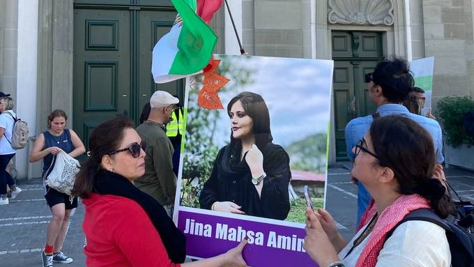 Demo in Luzern zum Todestag von ermordeter Iranerin