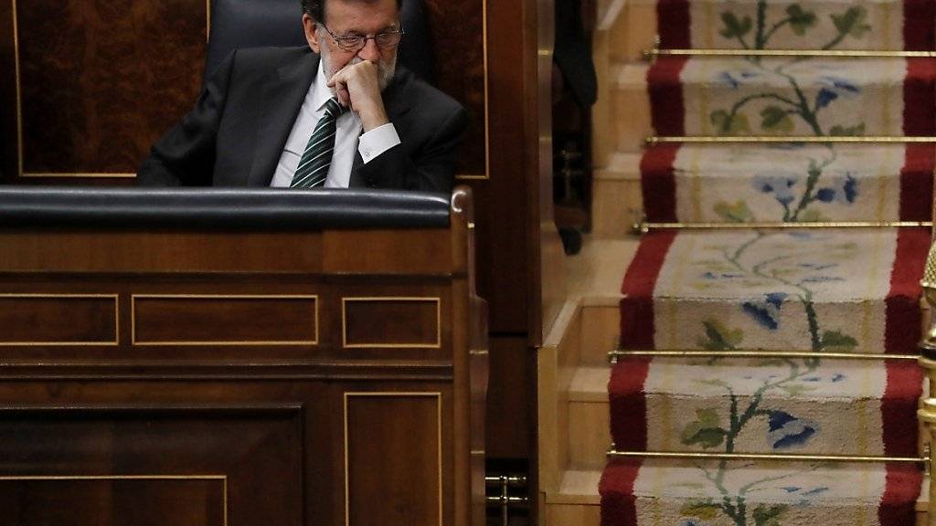 Einknicken oder Entmachtung: Regierungspräsident Rajoy stellt die katalanischen Separatisten vor die Wahl - bis morgen sollen sie entscheiden,