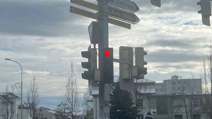 Herzige Ampeln in Dübendorf erfreuen die Bevölkerung