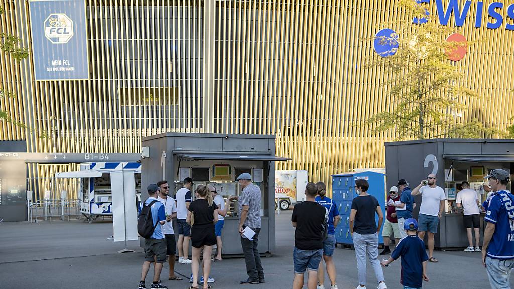 Die Fussballspiele auf der Luzerner Allmend fordern die Polizei. (Archivaufnahme)