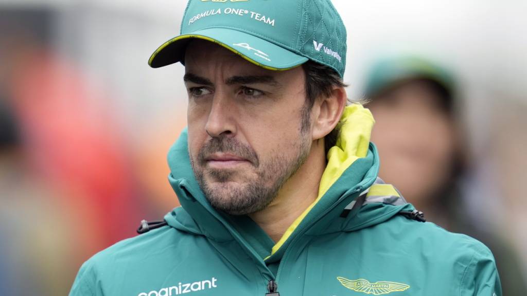 Ex-Weltmeister Alonso bleibt bei Aston Martin