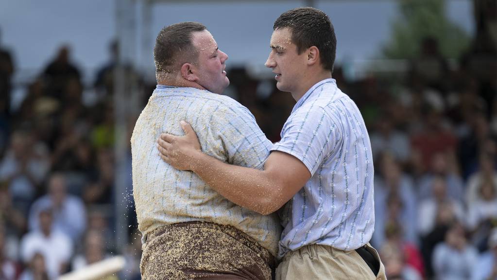 Dürften sich nächstes Jahr in St.Gallen duellieren: die Ostschweizer Schwinggrössen Domenic Schneider und Werner Schlegel.