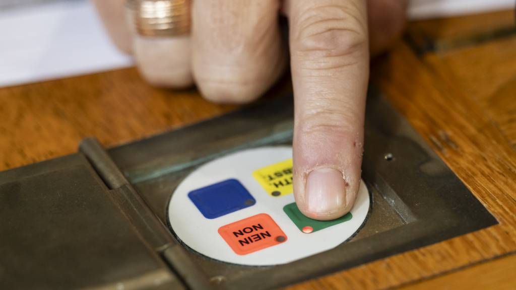 Mit Spannung erwarteter Entscheid: Am Mittwochabend beschloss der Ständerat, dass die neuen EU-Verträge dem obligatorischen Referendum unterstellt werden sollen.