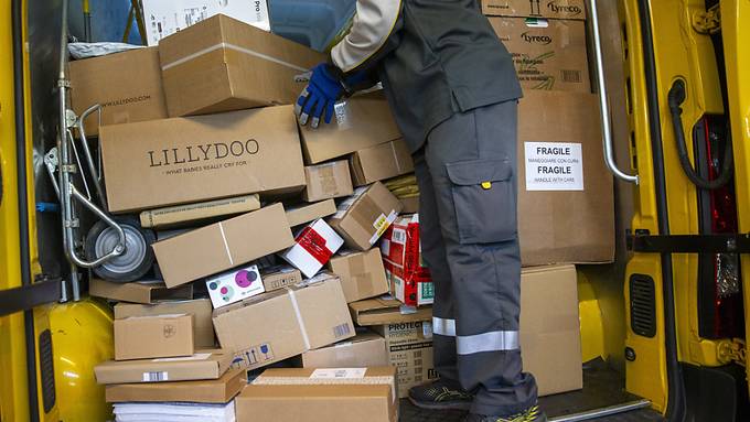 Post setzt wegen Black Friday-Paketflut auf zusätzliche Angestellte