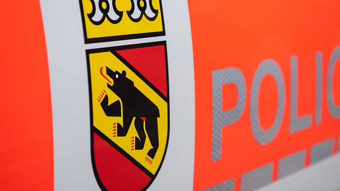 Auto kracht bei Gümmenen in Brückenpfeiler – Murtenstrasse gesperrt