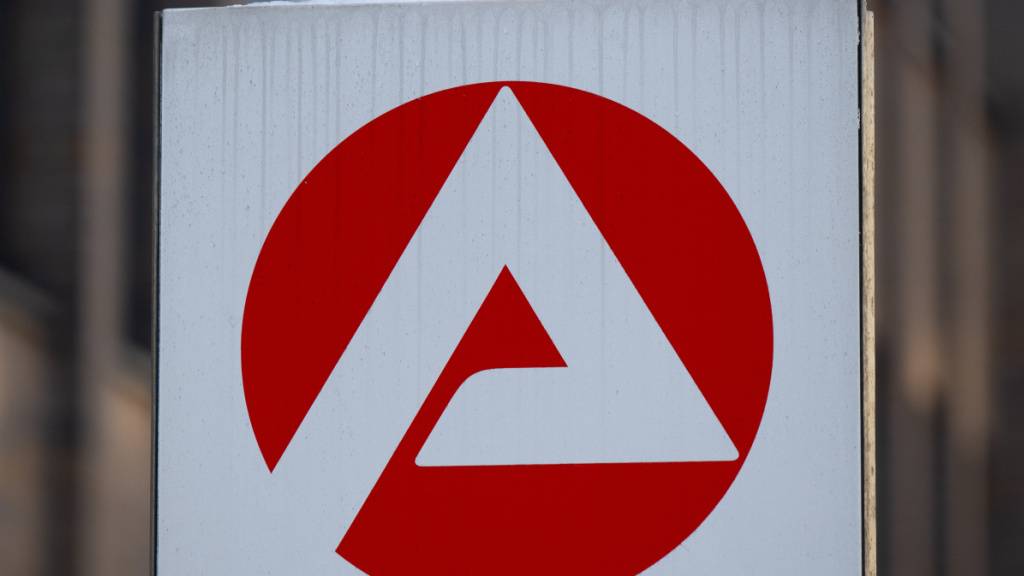 Auch mit Frühjahrsbeginn hat es in Deutschland keine Trendwende auf dem Arbeitsmarkt gegeben. Die Zahl der Arbeitslosen ist im April im Vergleich zum Vormonat zwar um 13'000 gesunken, liegt aber weiterhin über der Drei-Millionen-Grenze. (Archivbild)