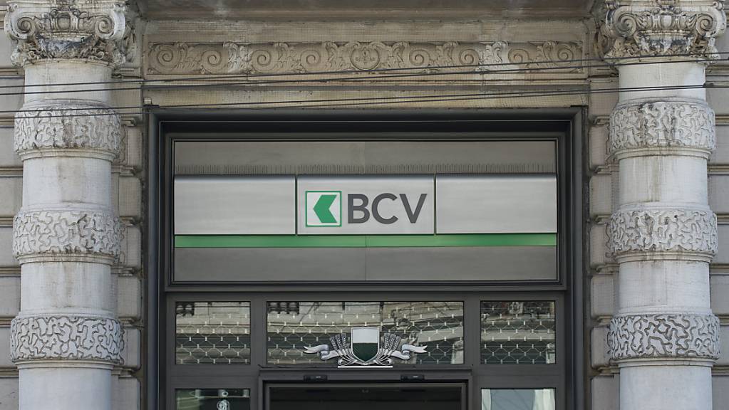 Die Waadtländer Kantonalbank (BCV) hat im vergangenen Jahr deutlich mehr Gewinn gemacht. Nach der Corona-Delle von 2020 konnte das Staatinstitut vom guten Geschäftsgang in der Vermögensverwaltung profitieren. (Archivbild)