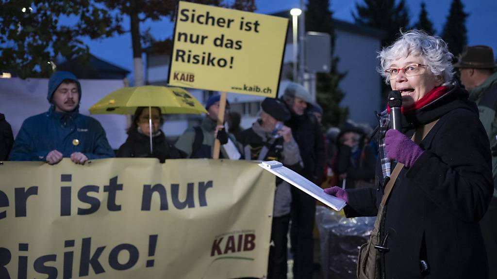 Karin Joss vom Verein LoTi, der die Kundgebung organisiert hatte, hielt eine Rede.