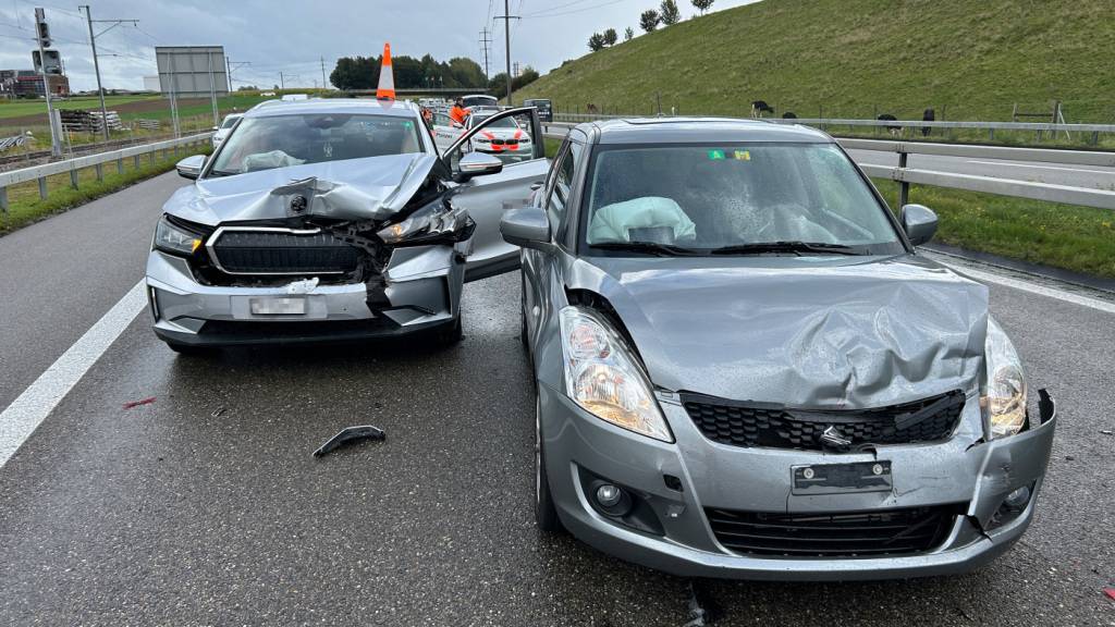 Auf Autobahn A1 bei Münchwilen TG krachen fünf Autos ineinander