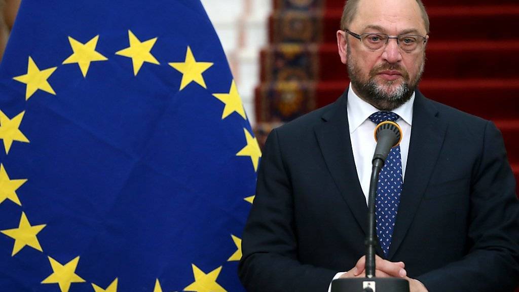 EU-Parlamentspräsident Martin Schulz (Archiv) fordert die europäischen Mitgliedsstaaten auf ihre Versprechen in der Flüchtlingskrise einzulösen.