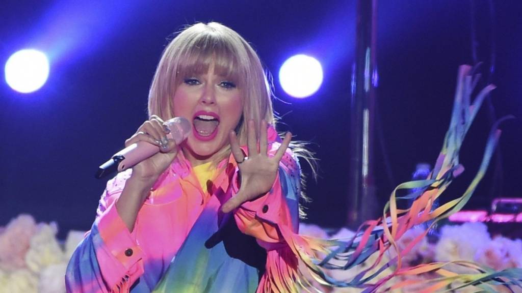 ARCHIV - US-Sängerin Taylor Swift tritt beim Musikfestival «Wango Tango» auf. Swift gilt als Unterstützerin des demokratischen Kandidaten für die US-Präsidentschaft J. Biden. Foto: Chris Pizzello/Invision/AP/dpa