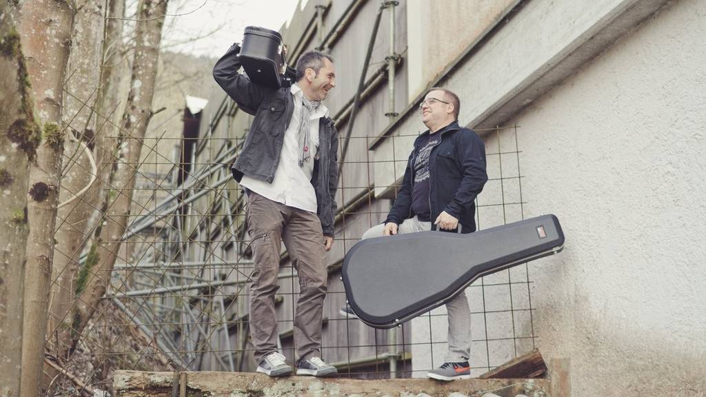Zwei Vollblut-Musiker auf einem Dach: Ely Dee. (Bild: elydee.at)