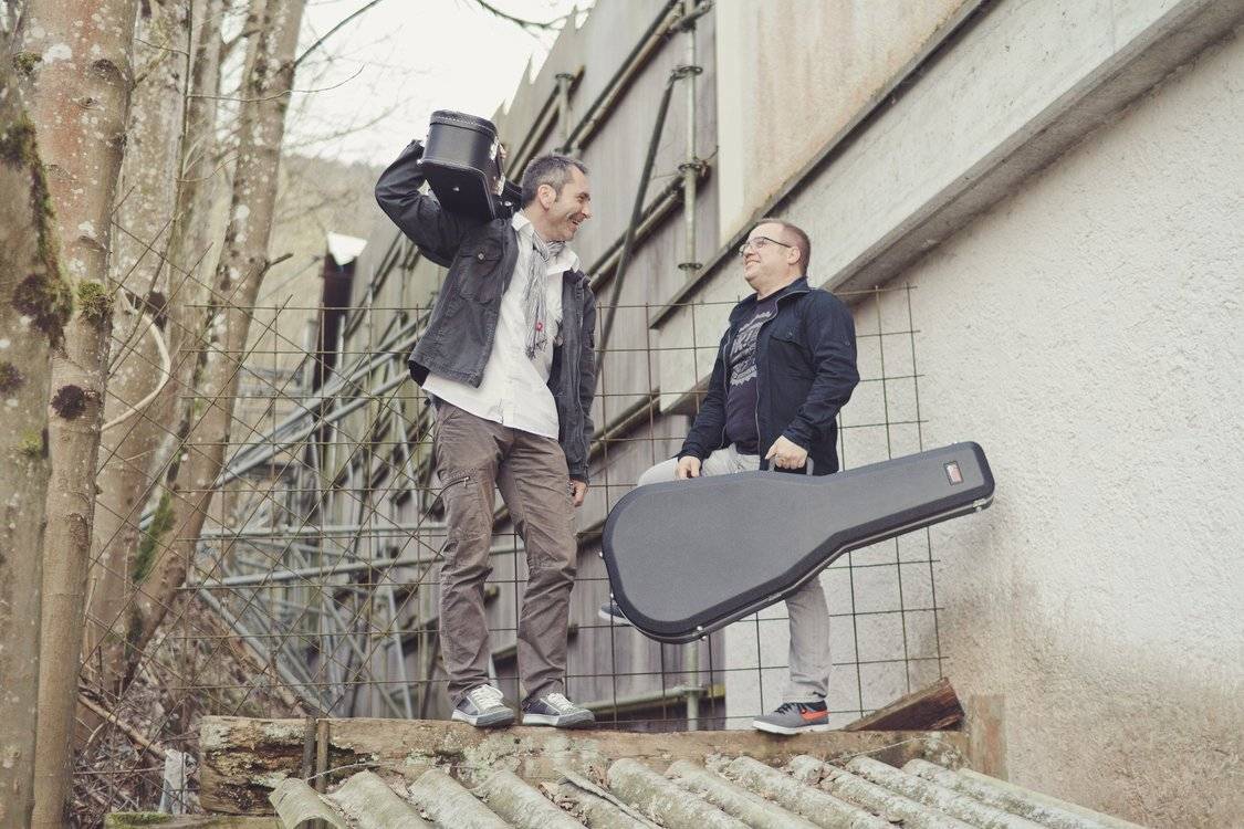 Zwei Vollblut-Musiker auf einem Dach: Ely Dee. (Bild: elydee.at)