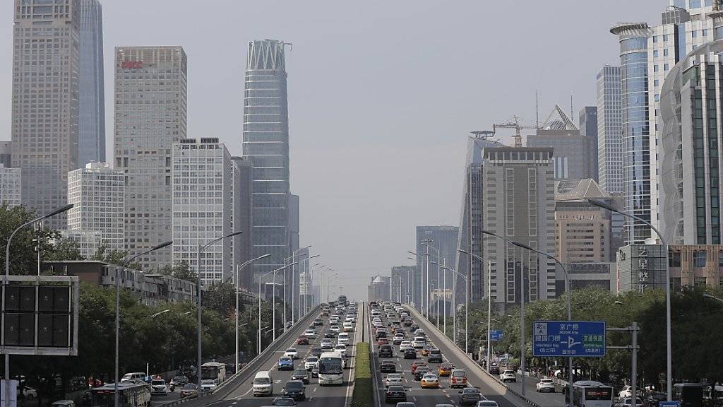 Für die Entwicklung selbstfahrender Autos, wo BMW mit Tencent zusammenarbeiten will, bietet der manchmal chaotische Verkehr in Peking schwierige Testbedingungen. (Archivbild)