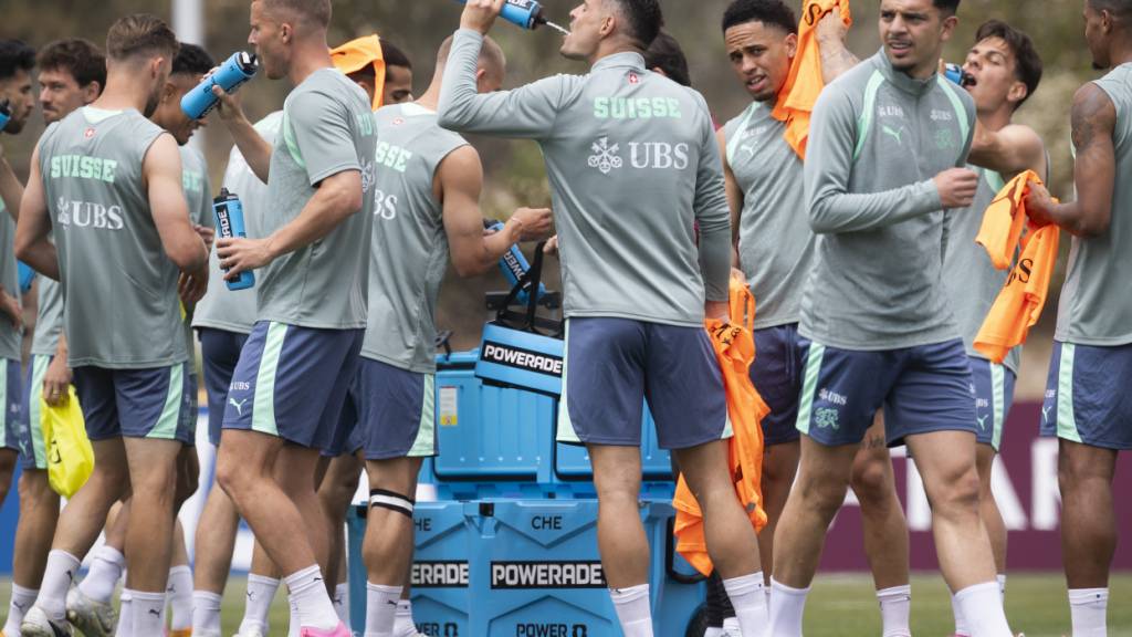 Auch wenn die Bedingungen bei der Schweizer Nationalmannschaft in San Diego perfekt und die Temperaturen nicht extrem hoch sind, kommt der Flüssigkeitszufuhr eine grosse Bedeutung zu