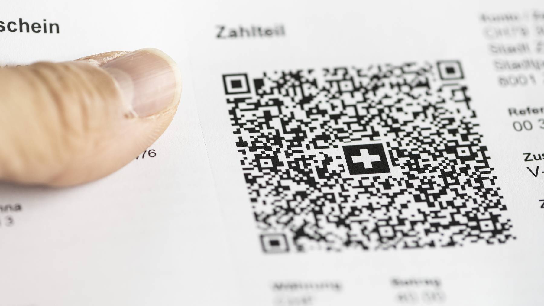 Eine QR-Rechnung, fotografiert am Dienstag, 27. September 2022, in Bern. Die QR-Rechnung loest per 30. September 2022 die heutigen Einzahlungsscheine ab.