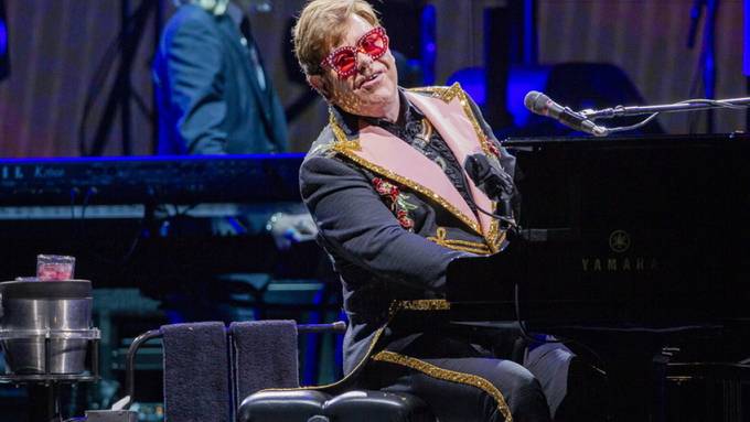 Elton John verschiebt Farewell Yellow Brick Road Tour auf 2023