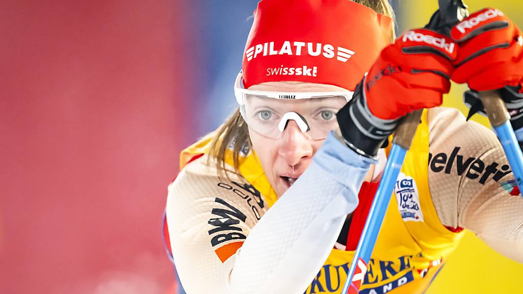 Nadine Fähndrich blickt im Ziel auf die Anzeigetafel