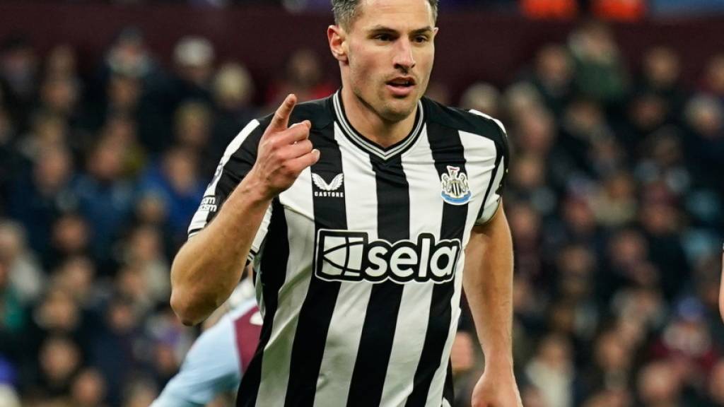 Fabian Schär traf für Newcastle United beim 3:1-Sieg gegen Aston Villa doppelt. Für Villa war es die erste Heimniederlage in dieser Saison, für Newcastle der erste Sieg nach zuvor vier Niederlagen in Serie