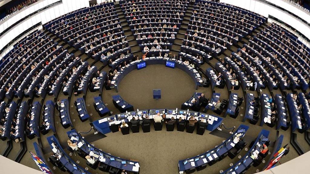 Mit grosser Mehrheit hat das EU-Parlament für ein Einfrieren der EU-Beitrittsgespräche mit der Türkei gestimmt. Der Antrag war eine Reaktion auf das Vorgehen der türkischen Führung gegen Medien und Oppositionelle nach dem Putschversuch im Juli. (Archivbild)