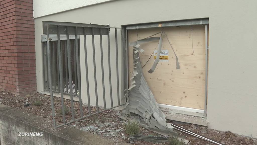 Explodierendes Luftbett verwüstet Wohnung in Aarau