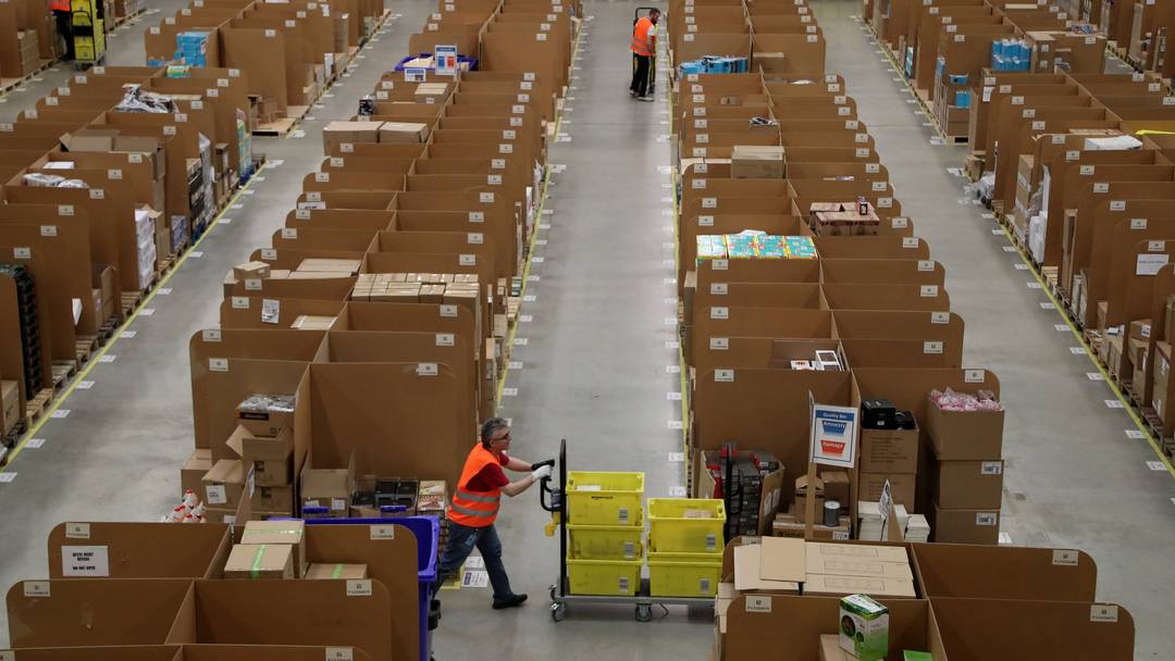 Weltgrosster Onlinehandler In Der Schweiz Amazon Lohne Sollten Auch Konsumenten Zu Denken Geben Wirtschaft rgauer Zeitung