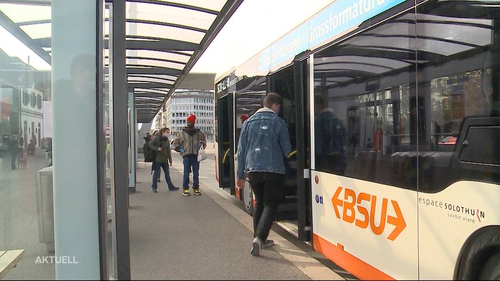 Mit Trennwänden aus Glas: Solothurner Busbetriebe rüsten wegen Corona auf