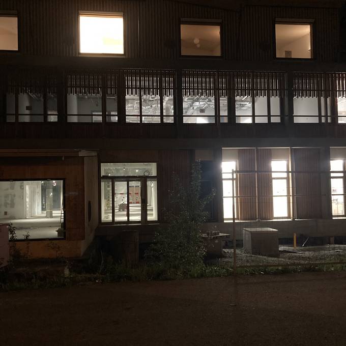 Wieso brennt durchgehend Licht auf der Kispi-Baustelle in Zürich?