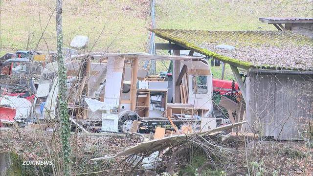 Besitzer verletzt nach Wohnwagen Explosion