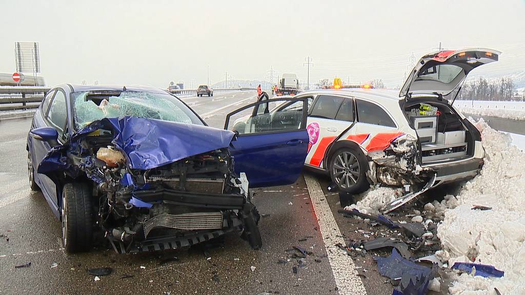 Polizist angefahren: Schwerer Verkehrsunfall auf Autobahn A3 in Niederurnen (GL)