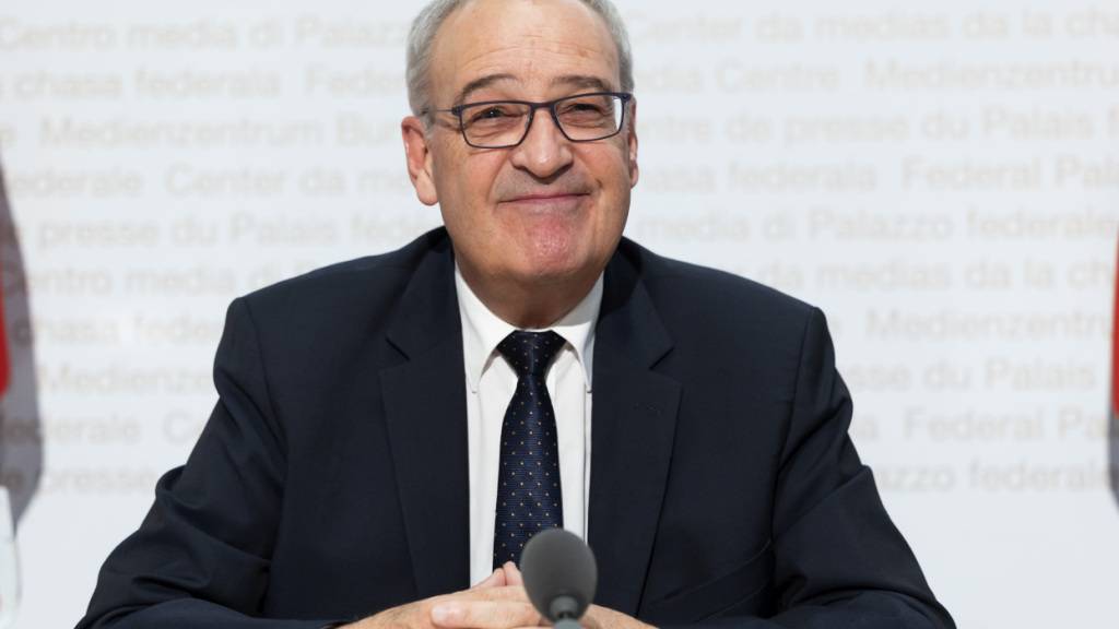 Bundespräsident Guy Parmelin informiert die Medien in Bern über seinen Rücktritt.