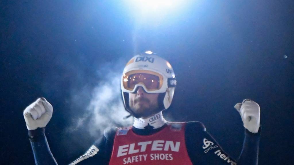 Bärenstark: Killian Peier freut sich in Kuusamo über seinen zweiten Sprung auf 141,5 m und den 6. Platz.