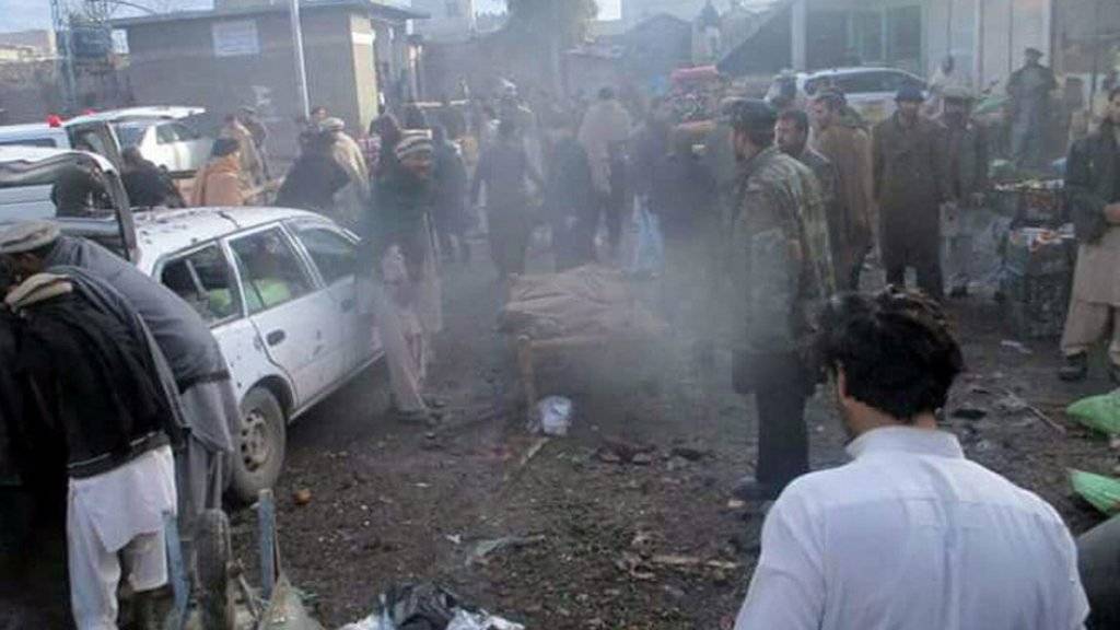 Beim Bombenanschlag in der pakistanischen Stadt Parachinar kamen über 20 Menschen ums Leben.