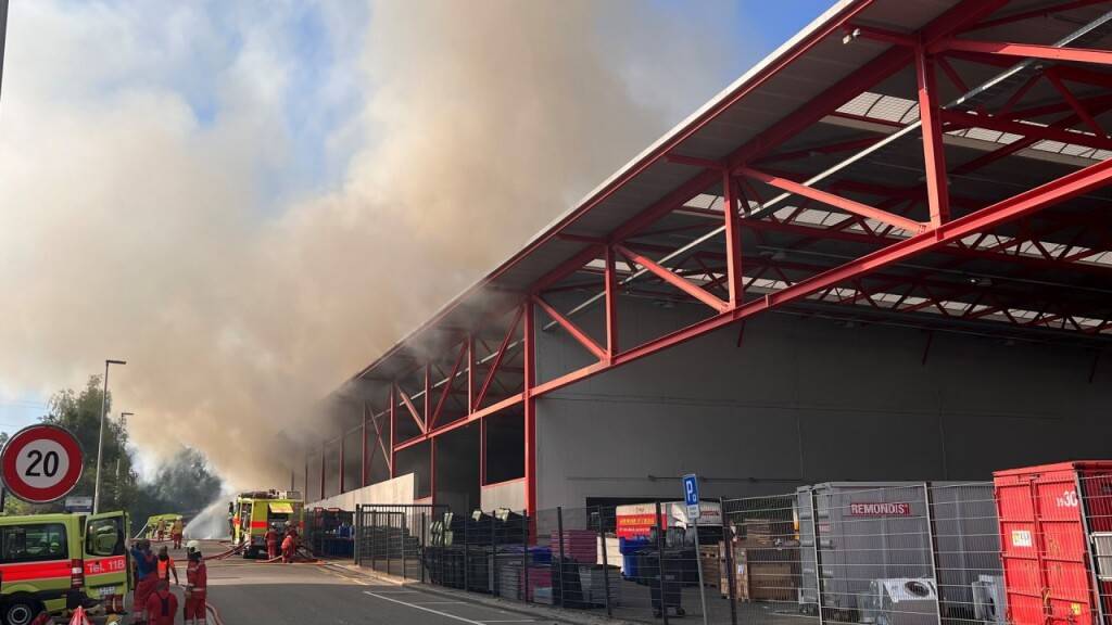 Hoher Sachschaden nach Brand in Walliseller Recycling-Unternehmen