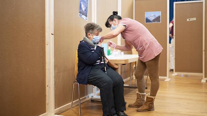 Mehr Walk-In-Angebote während nationaler Impfwoche im Glarnerland