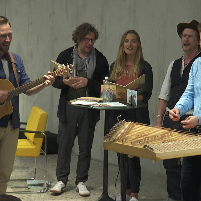 Kunz bringt Volkslieder in Schweizer Stuben und Klassenzimmer